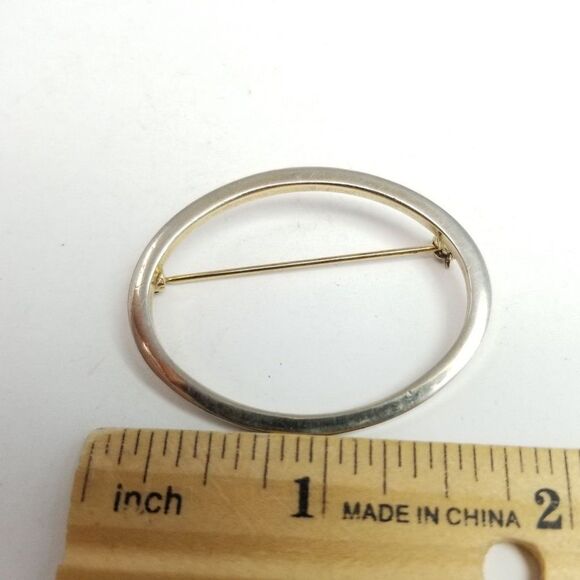 Vintage Oval Brooch, Gold Tone Minimal Lapel Pin, Simple Unisex Estate - Picture 4 of 6